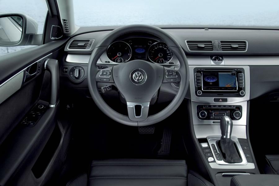  Volkswagen Passat Variant 2010 года  (фото 18 из 31)